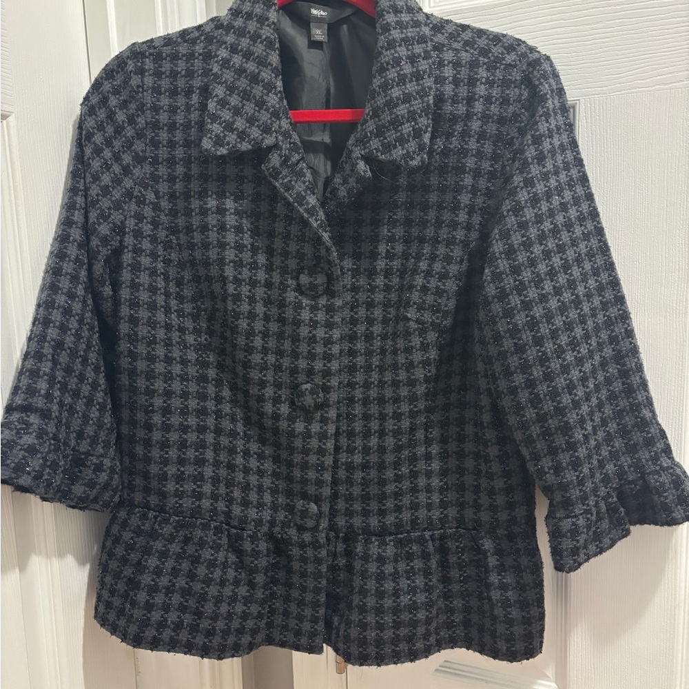 Elegant Black and Gray Checkered Blazer